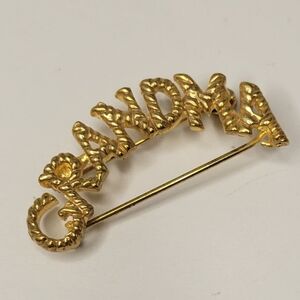 ▪︎Grandma Brooch